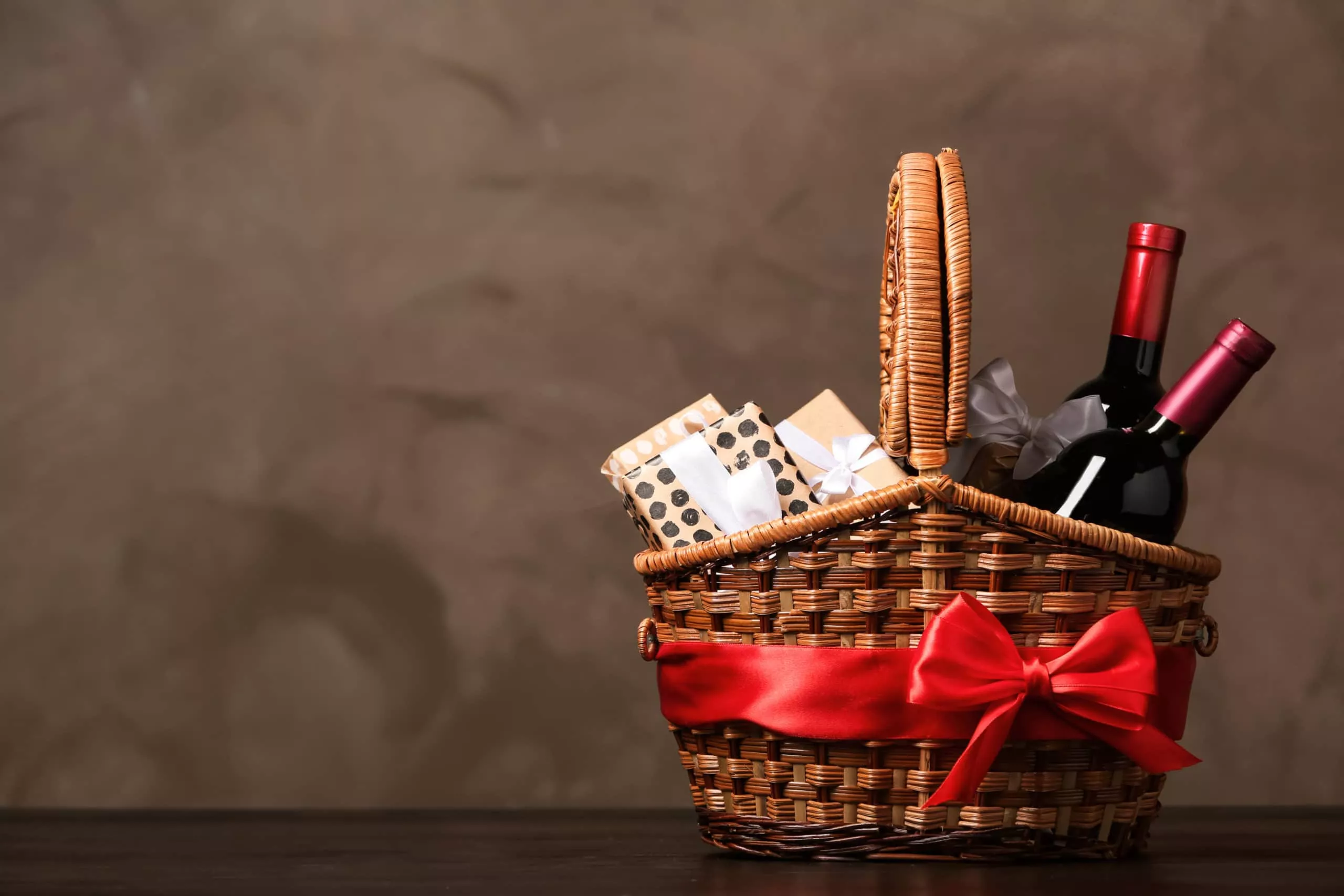 woven basket holiday gift wrapping