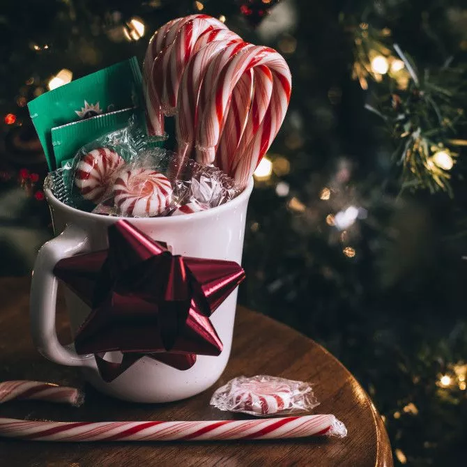 mugs for holiday gift wrapping