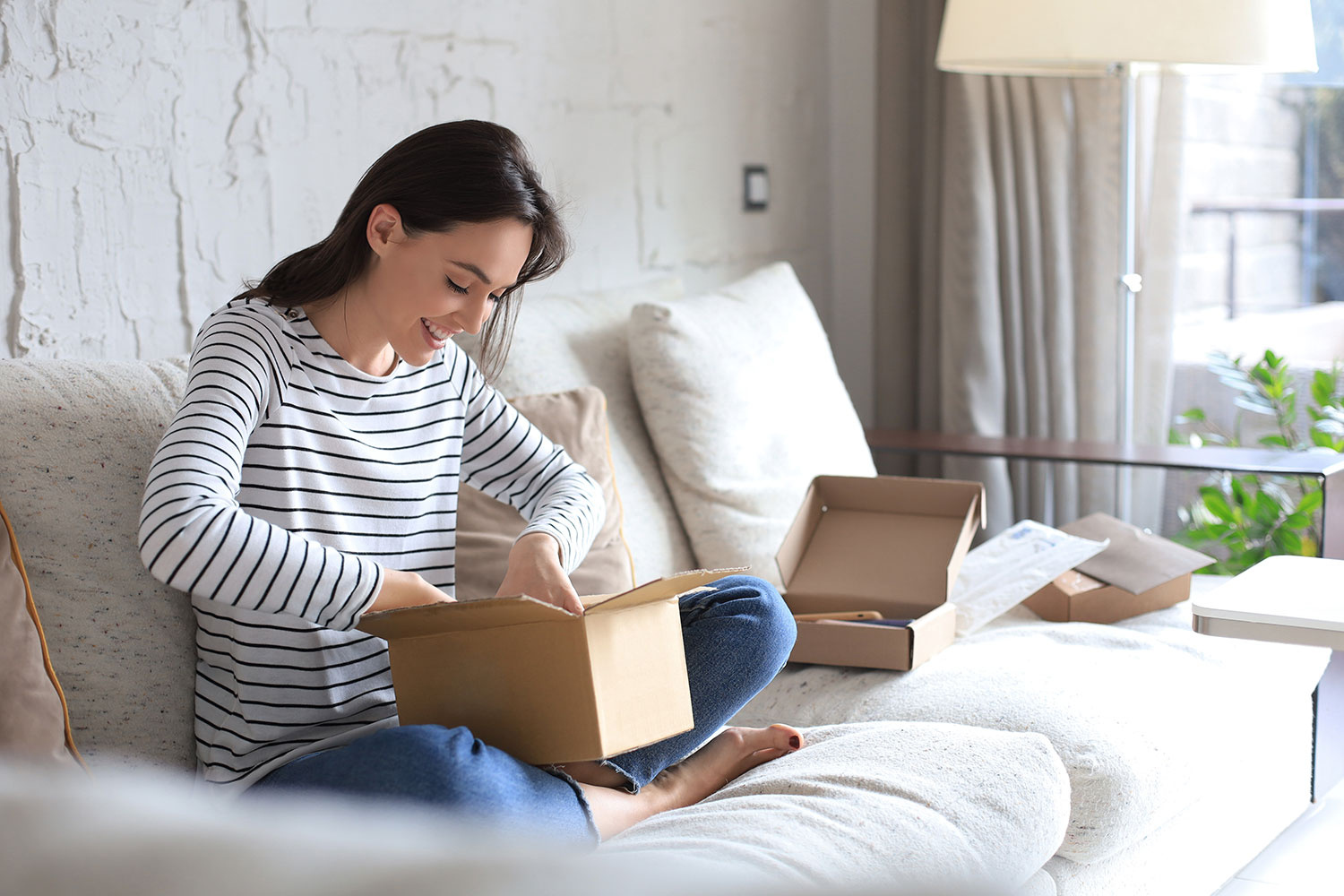 Unboxing packaging solutions