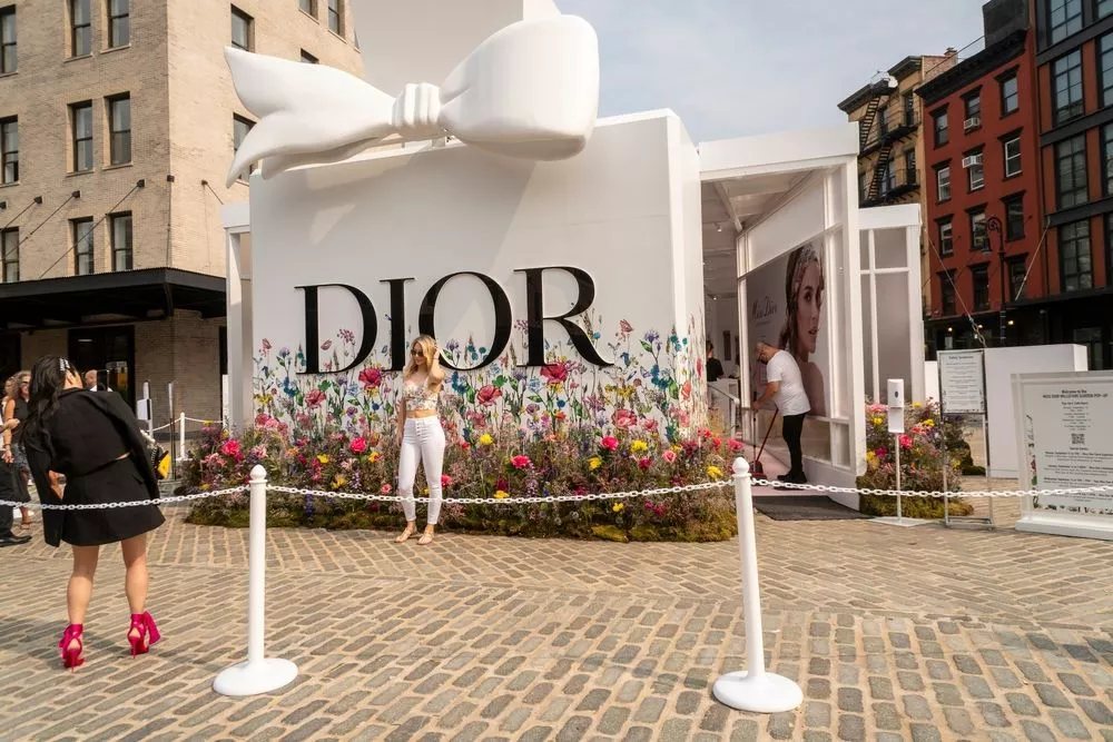 pop-up retail displays